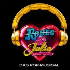 Goldene Kopfhörer über einem roten Herz mit dem Titel "Romeo & Julia - Das Pop-Musical".