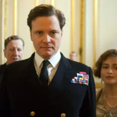 Colin Firth als König George VI. und Helena Bonham Carter als seine Frau Elizabeth in einer Szene aus der Besetzung von The King's Speech.