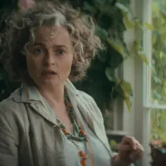 Helena Bonham Carter als Lady Eileen "Bundle" Brent in der Besetzung von Agatha Christie's Seven Dials Mystery.