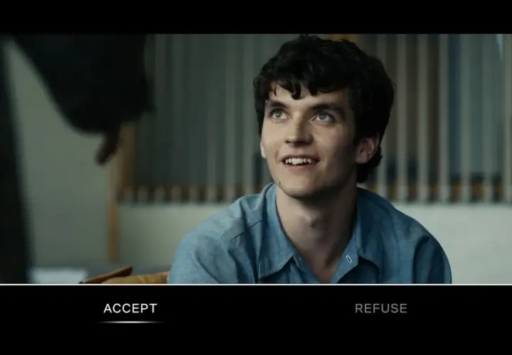Ein junger Mann blickt hoffnungsvoll nach oben, während unten "ACCEPT" und "REFUSE" als Optionen für interaktive filme erscheinen.