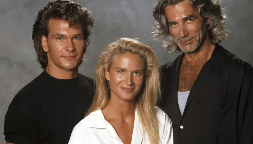 Patrick Swayze, Kelly Lynch und Sam Elliott posieren für das roadhouse film.