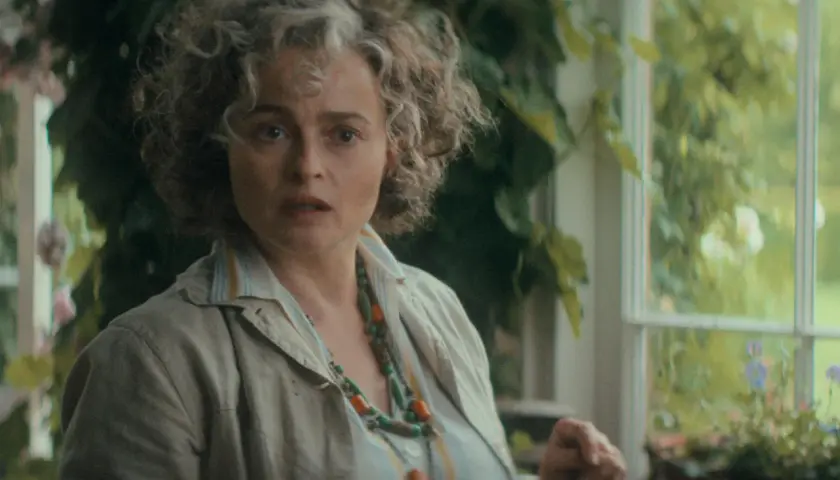 Helena Bonham Carter als Lady Eileen "Bundle" Brent in der Besetzung von Agatha Christie's Seven Dials Mystery.