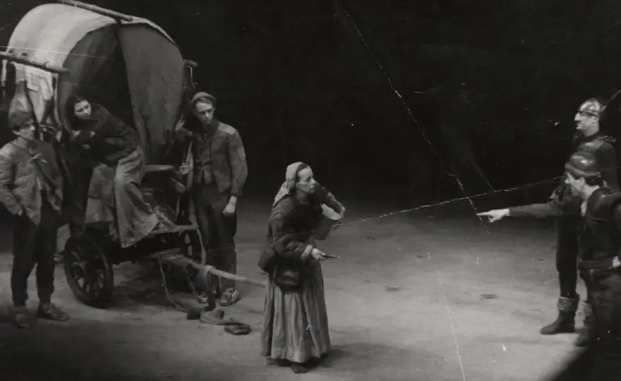 Brecht-Theater und Improvisation sinnvoll verbinden