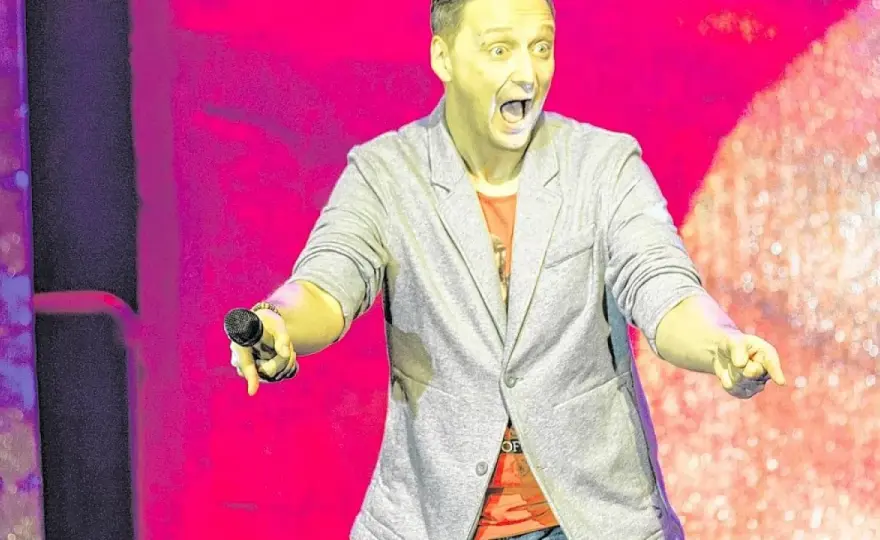 Was ist Kabarett? Unterschied zu Comedy und Cabaret einfach erklärt