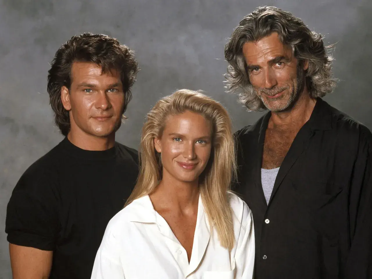 Patrick Swayze, Kelly Lynch und Sam Elliott posieren für das roadhouse film.