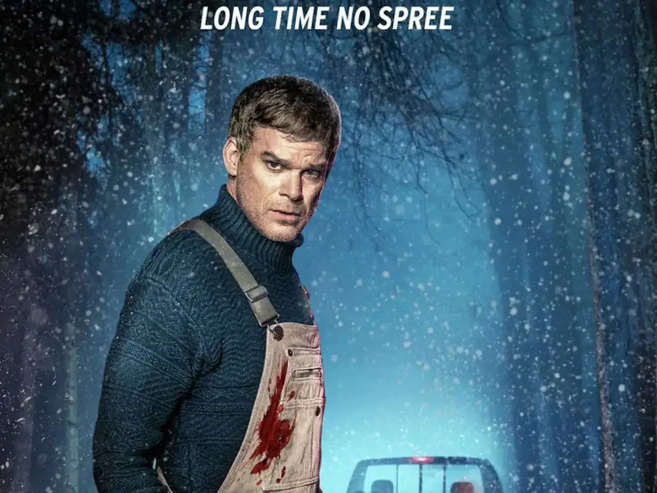 Dexter im Schnee, mit blutverschmierten Latzhosen. Die **Dexter Staffel 9** verspricht düstere Momente.